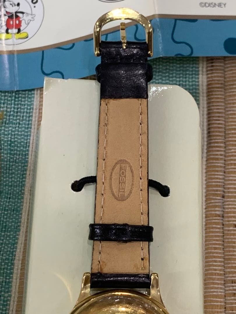 [新品] 限定品　Disney ミッキー&ミニーマウス　FOSSIL 腕時計