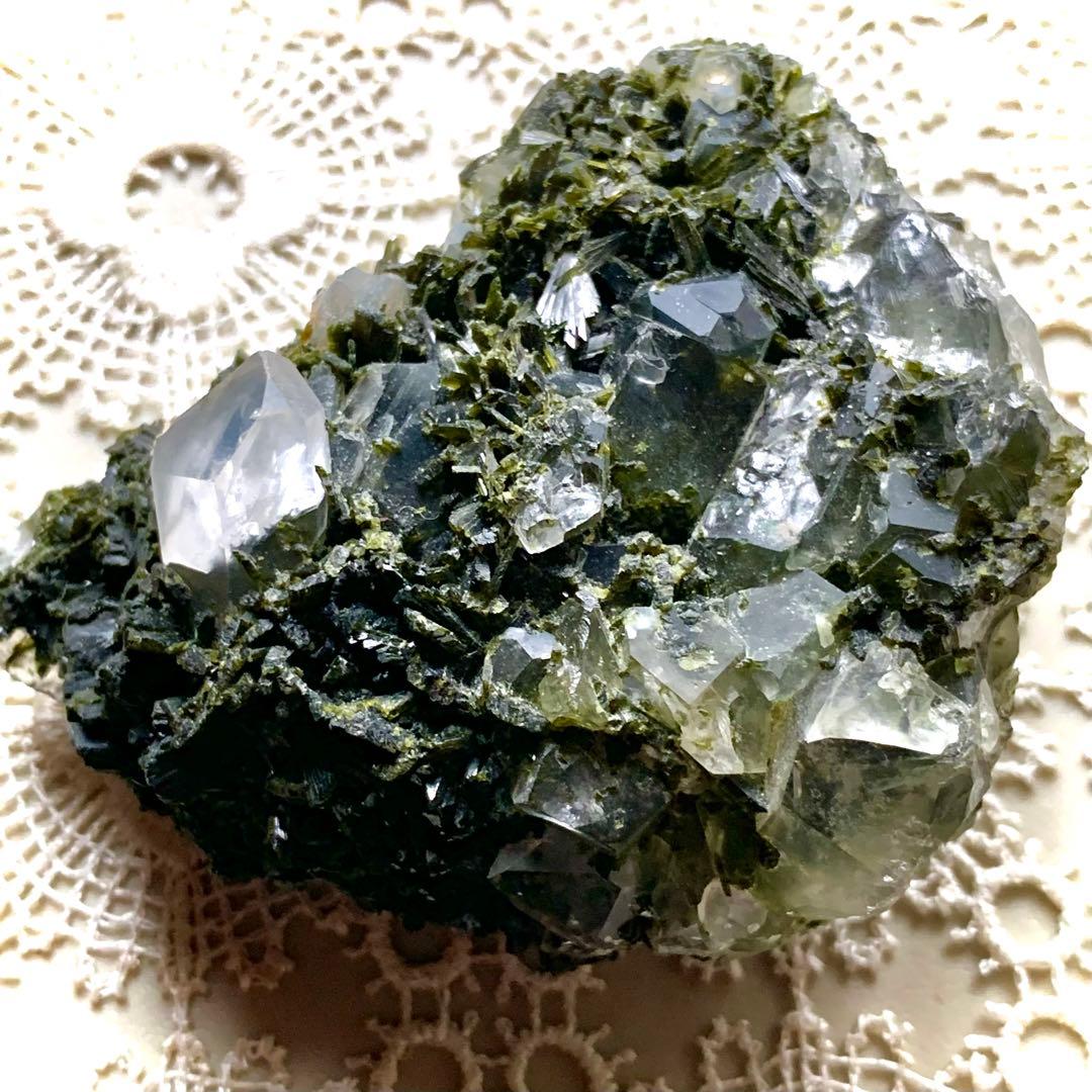 苔むした庭園/見事なエピドートインクォーツC/パキスタンスカルドゥ産