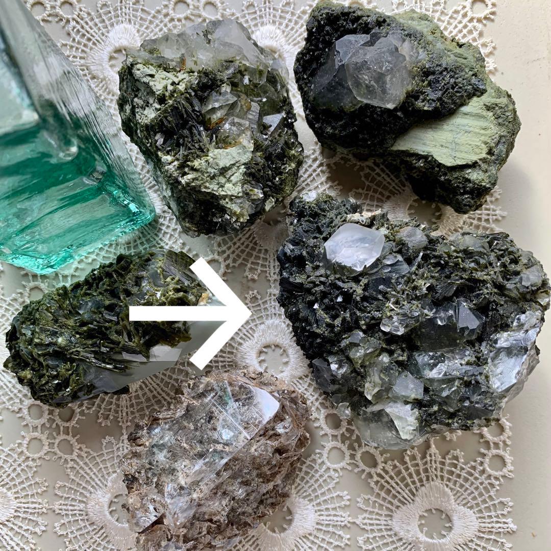 苔むした庭園/見事なエピドートインクォーツC/パキスタンスカルドゥ産