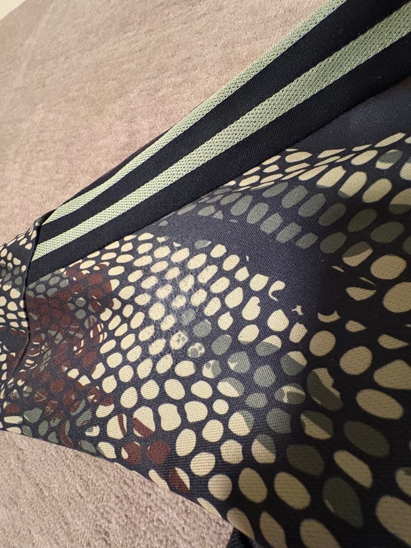 アーセナル　トレーニングトップ　マハリシ