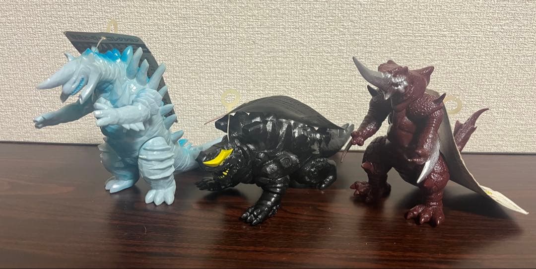 電光超人グリッドマン ブリザラー バキラ マグネガウス タグ付き ソフビ