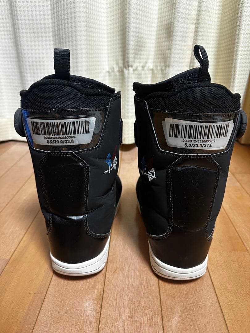 DEELUXE ジュニア用スノーボードブーツ　23センチ