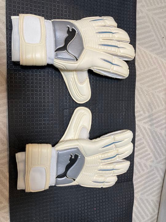 キーパーグローブ　プーマパワーキャット2.10 8号 未使用