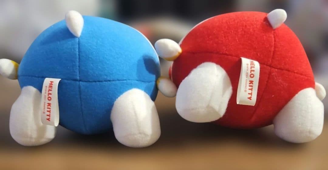 ハローキティ　HELLO KITTY　キティ　ぬいぐるみ　お座り　2体　おまけ