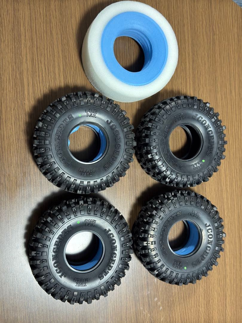 Axial SCX10 JCONCEPTS Tusk 2.2タイヤ