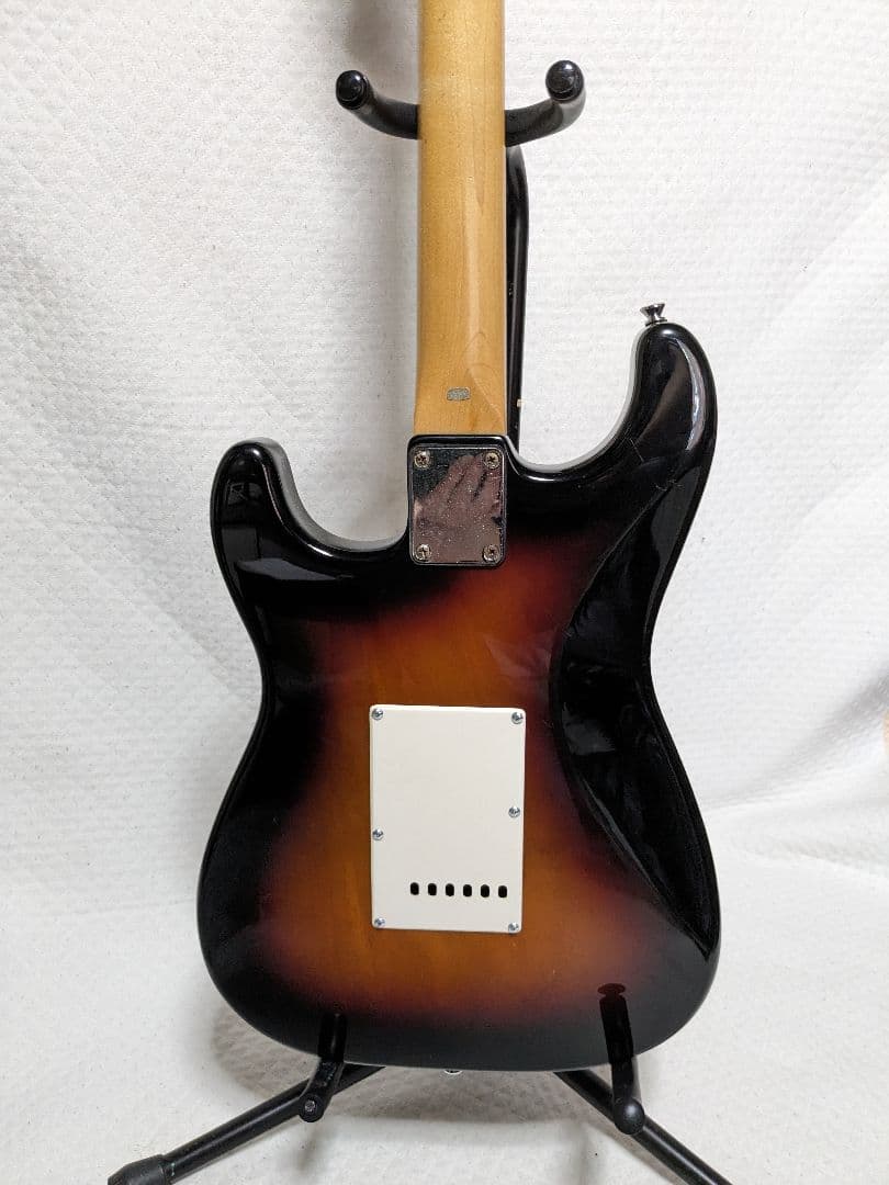 バッカス　ストラトキャスター　エレキギター　サンバースト　美品