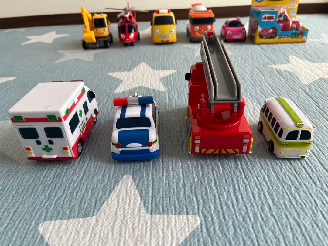 ちびっこバス　タヨ　仲間達　アリス　パット　ハート　スピーディー　ポコ　クリス