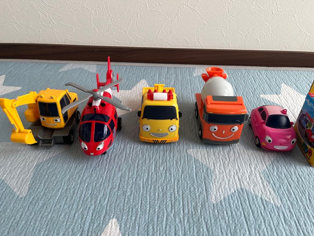 ちびっこバス　タヨ　仲間達　アリス　パット　ハート　スピーディー　ポコ　クリス