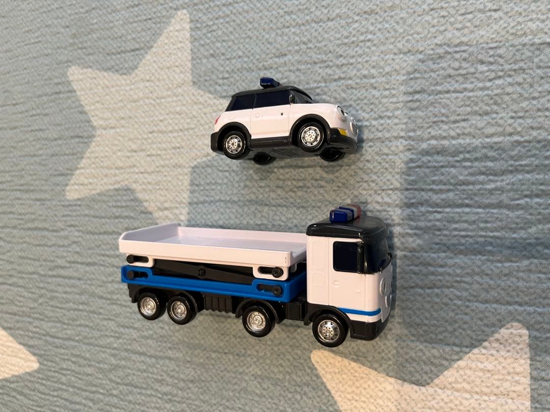 ちびっこバス　タヨ　仲間達　アリス　パット　ハート　スピーディー　ポコ　クリス