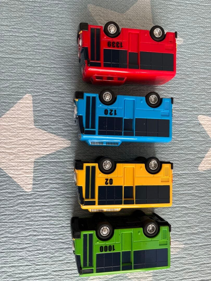 ちびっこバス　タヨ　仲間達　アリス　パット　ハート　スピーディー　ポコ　クリス