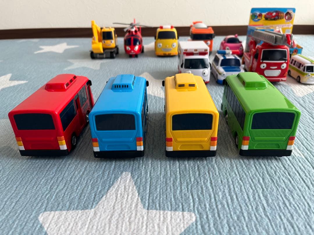 ちびっこバス　タヨ　仲間達　アリス　パット　ハート　スピーディー　ポコ　クリス