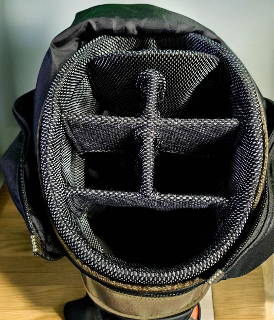 ちゃんKATSU超美品　　Oakley khaki高級タイプゴルフバッグ