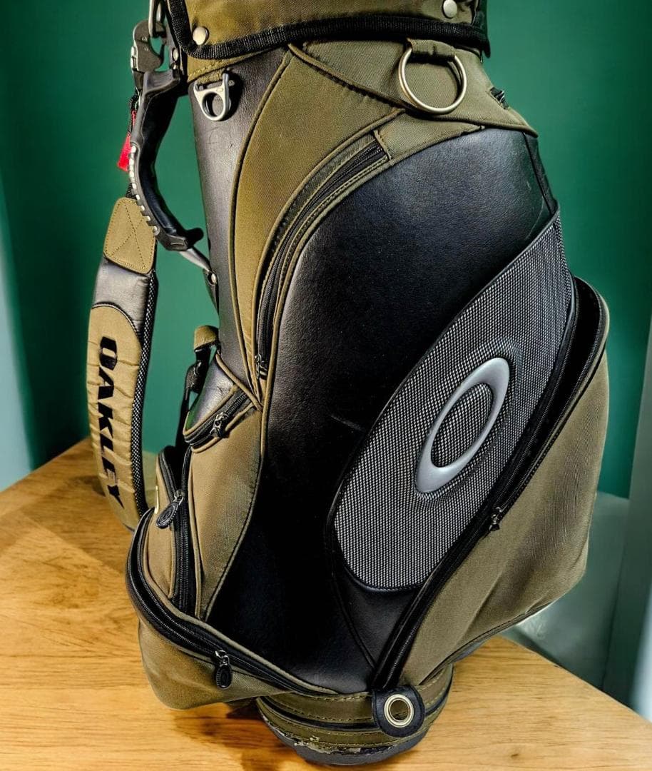ちゃんKATSU超美品　　Oakley khaki高級タイプゴルフバッグ