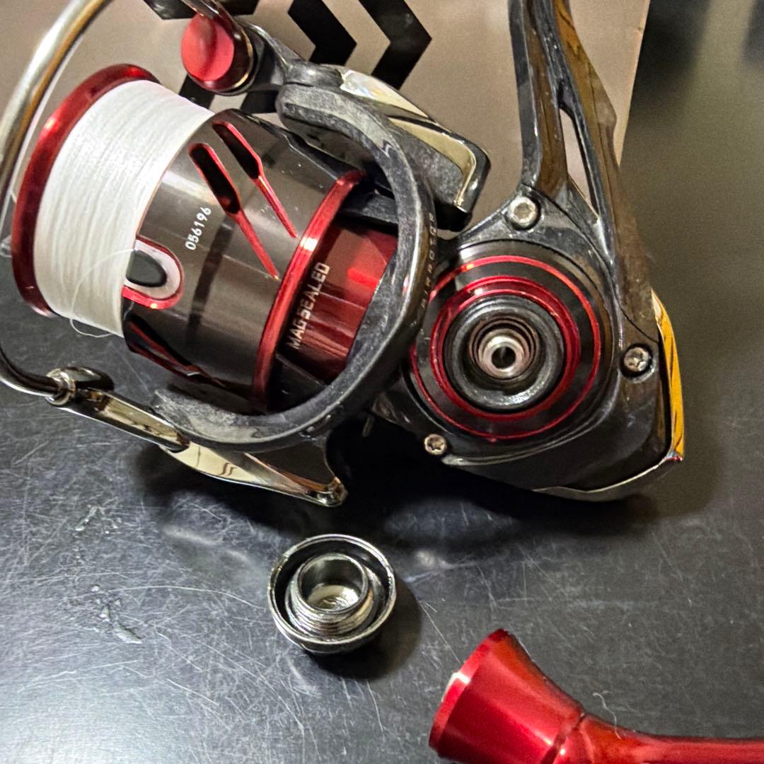 し*い様 （他出品とセット販売可能） 中古美品　ダイワ　17イージス2003F