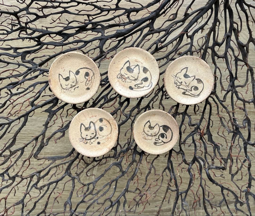 骨董　古陶　絵瀬戸　古瀬戸　希少　ブチ猫　眠り猫 図案　豆皿　手塩皿　小皿５客