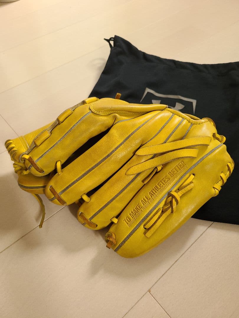 Under Armour TWLT 野球グローブ イエロー