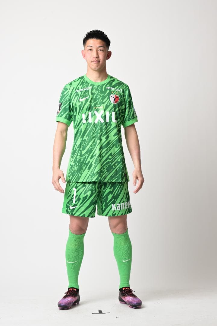 m*5様 早川 友基選手のサイン入り「25Ｊ１リーグ優勝記念Tシャツ」