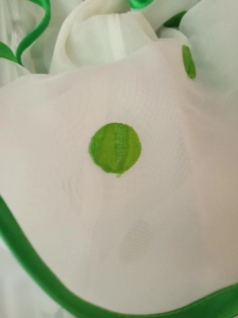 フラメンコドレス バタデコーラ 白地に緑のドット