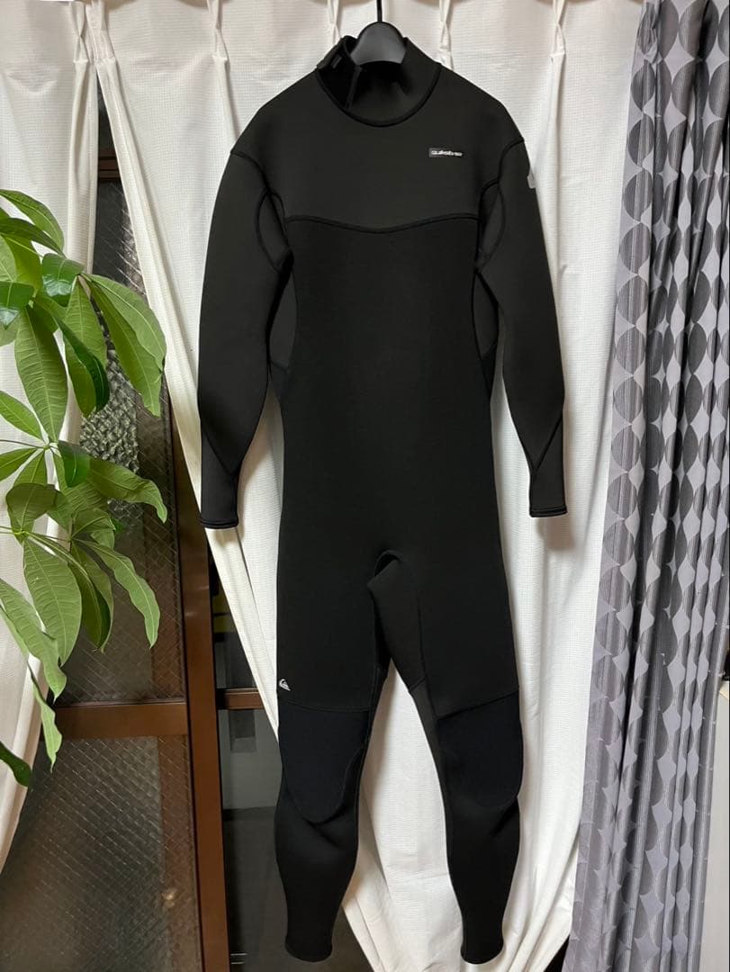 QUIKSILVER フルスーツ MLサイズ 膝パッド付き