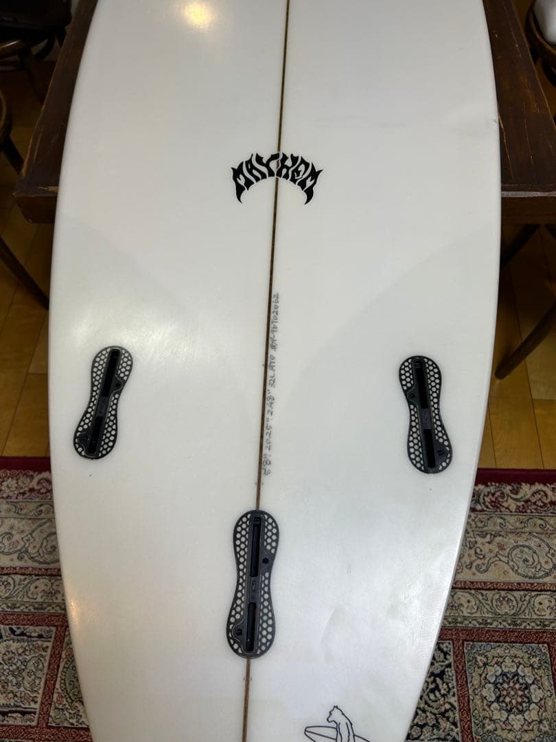 lost ショートボード ラウンドノーズフィッシュ　5,8 32リッター