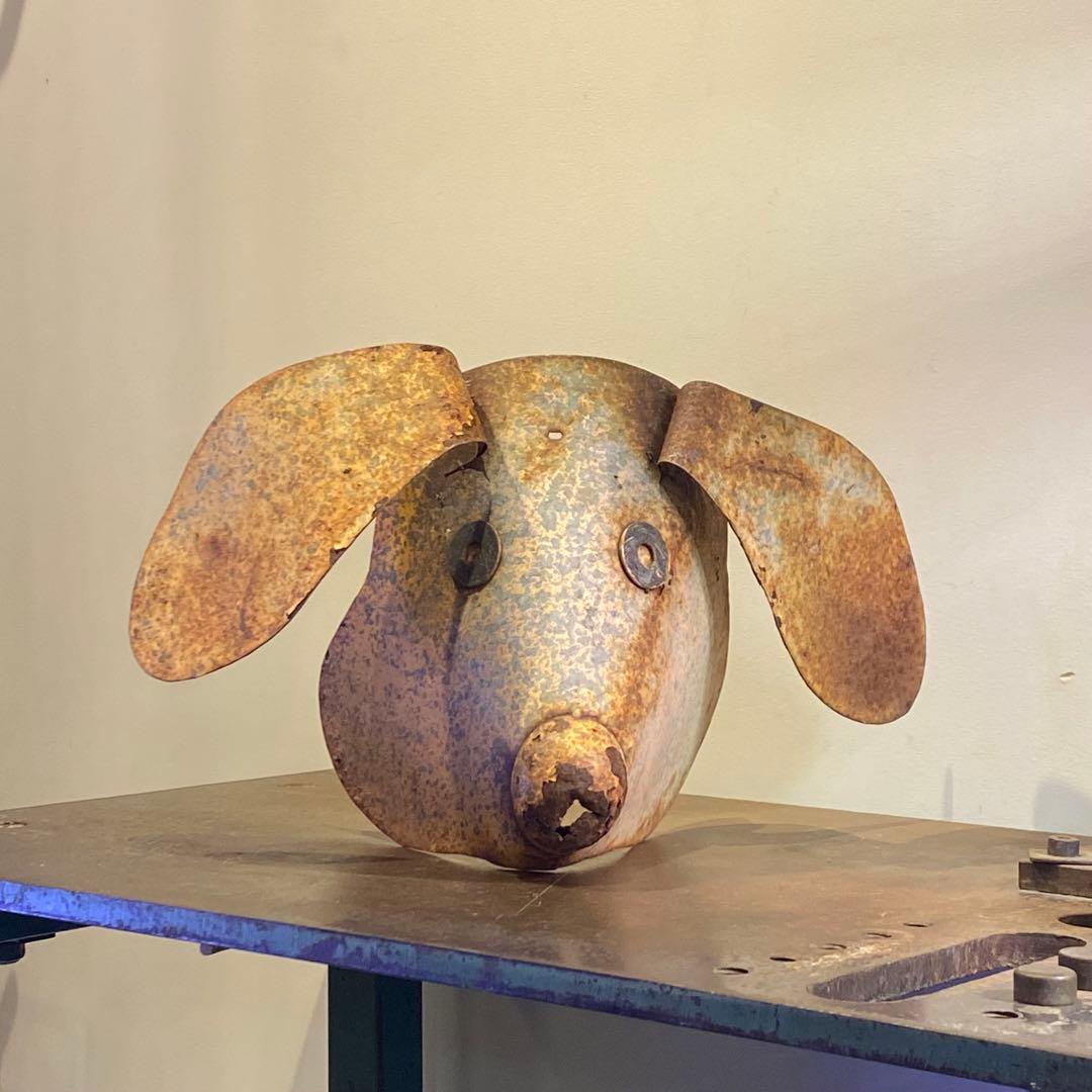 錆びた鉄製の犬のオブジェ マスク型 アンティーク