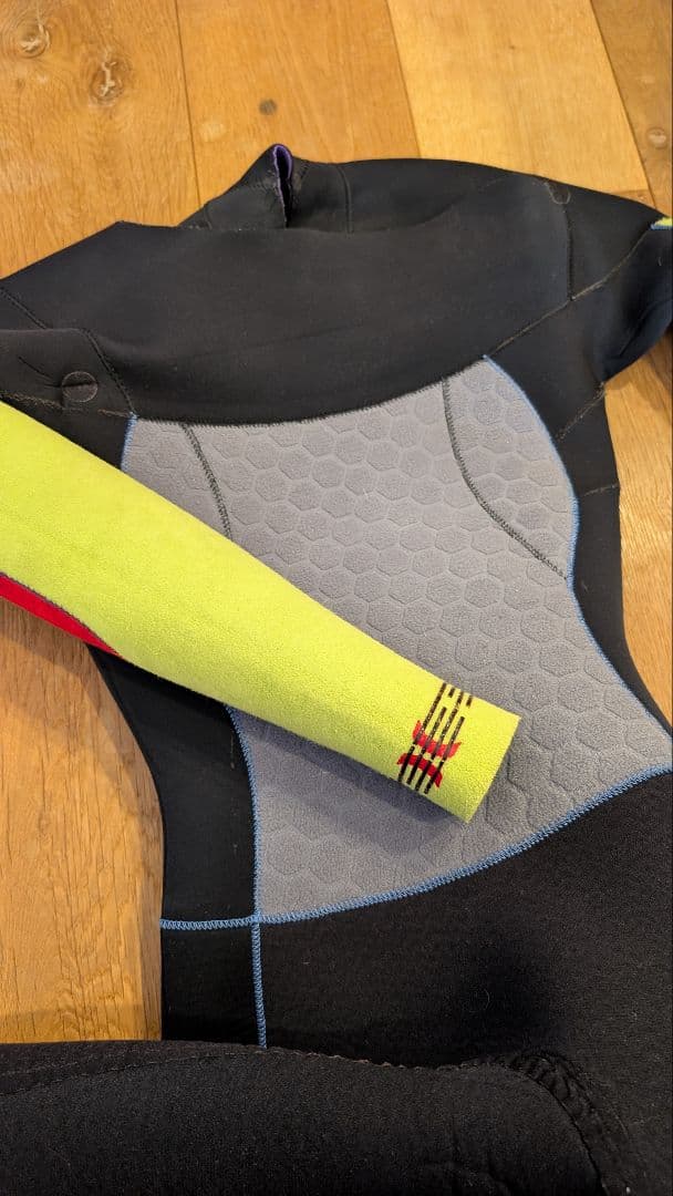 Hurley セミドライ 5/3mm レディース（SMサイズ程度）