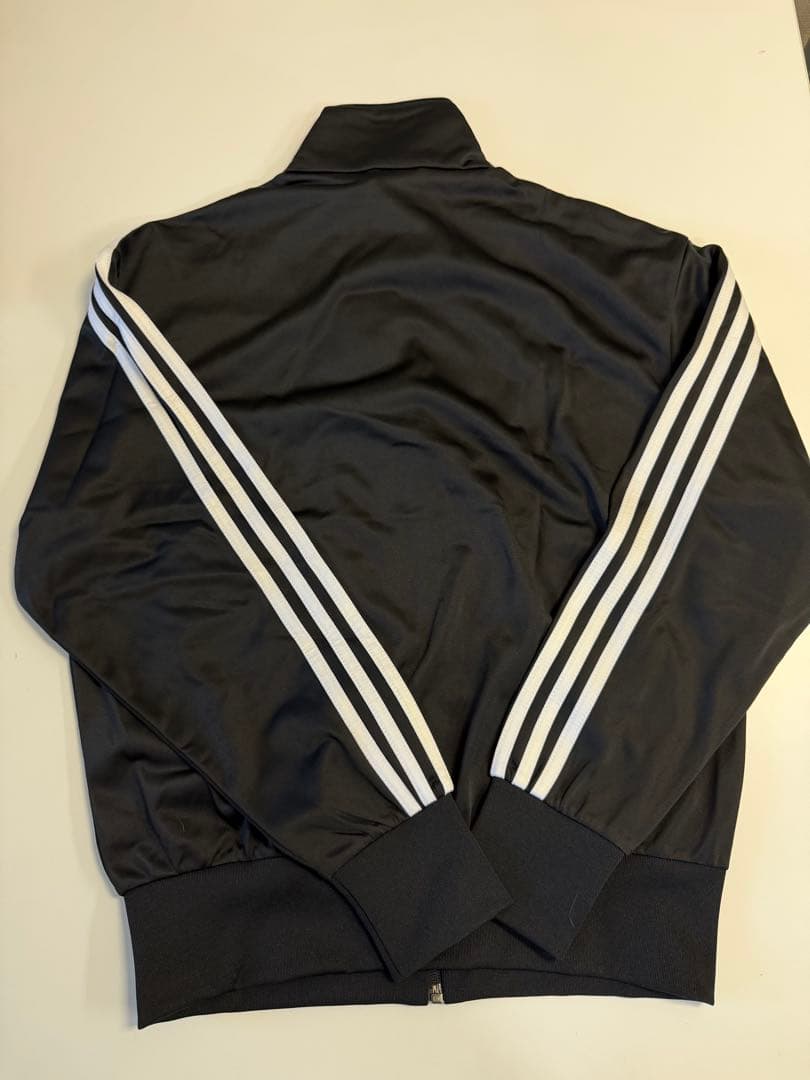 adidas トラックジャケット　M