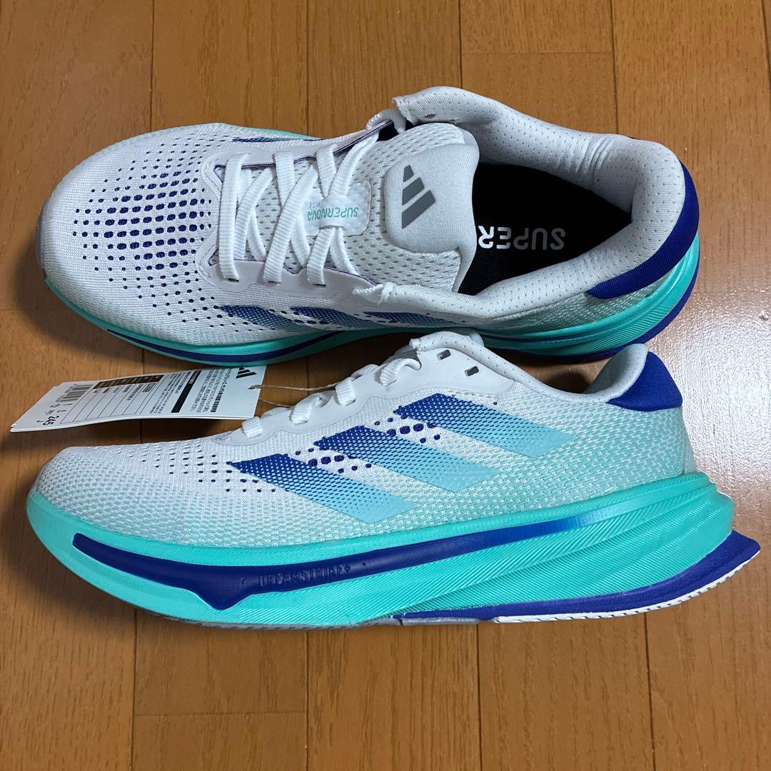 アディダス ランニングシューズ　スーパーノヴァ ライズ　ID3599【24.5】