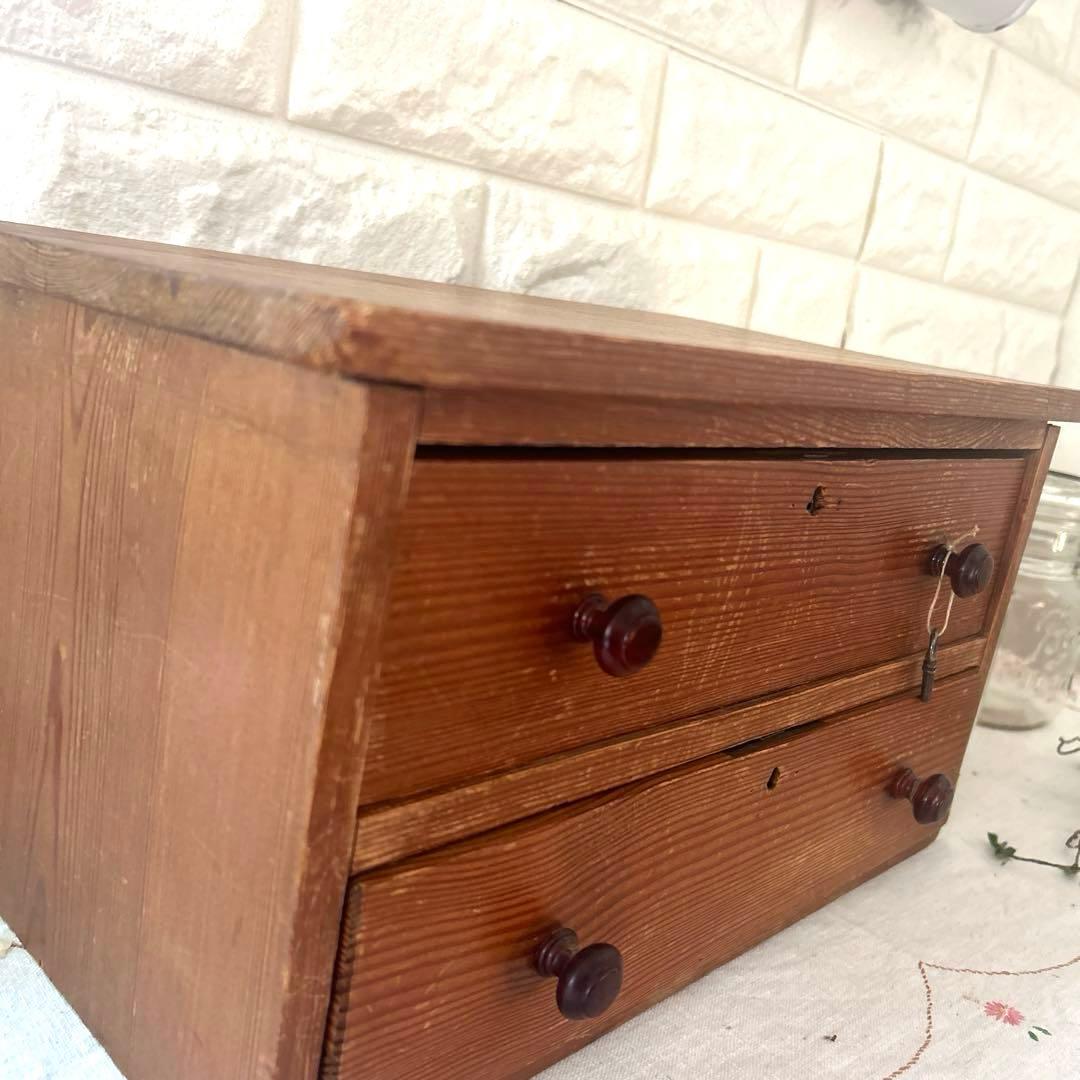 イギリスアンティーク　オールドパイン　鍵付きスモールチェスト