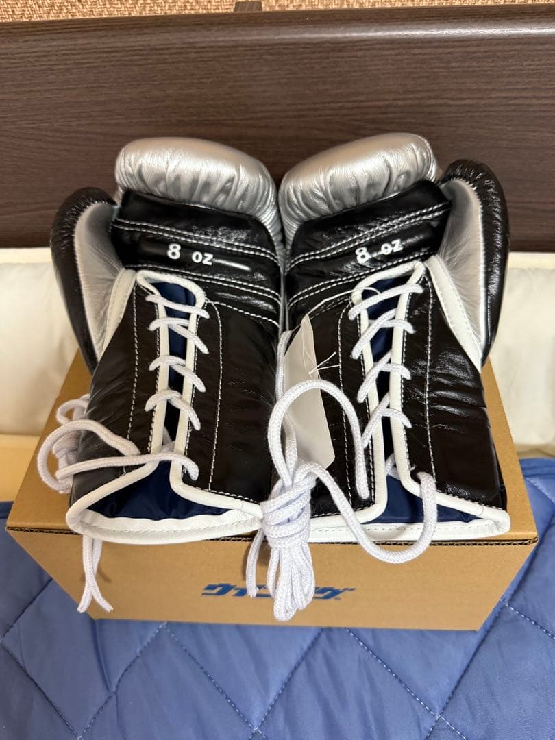 ウイニング winning ボクシンググローブ 8オンス紐式 黒／銀