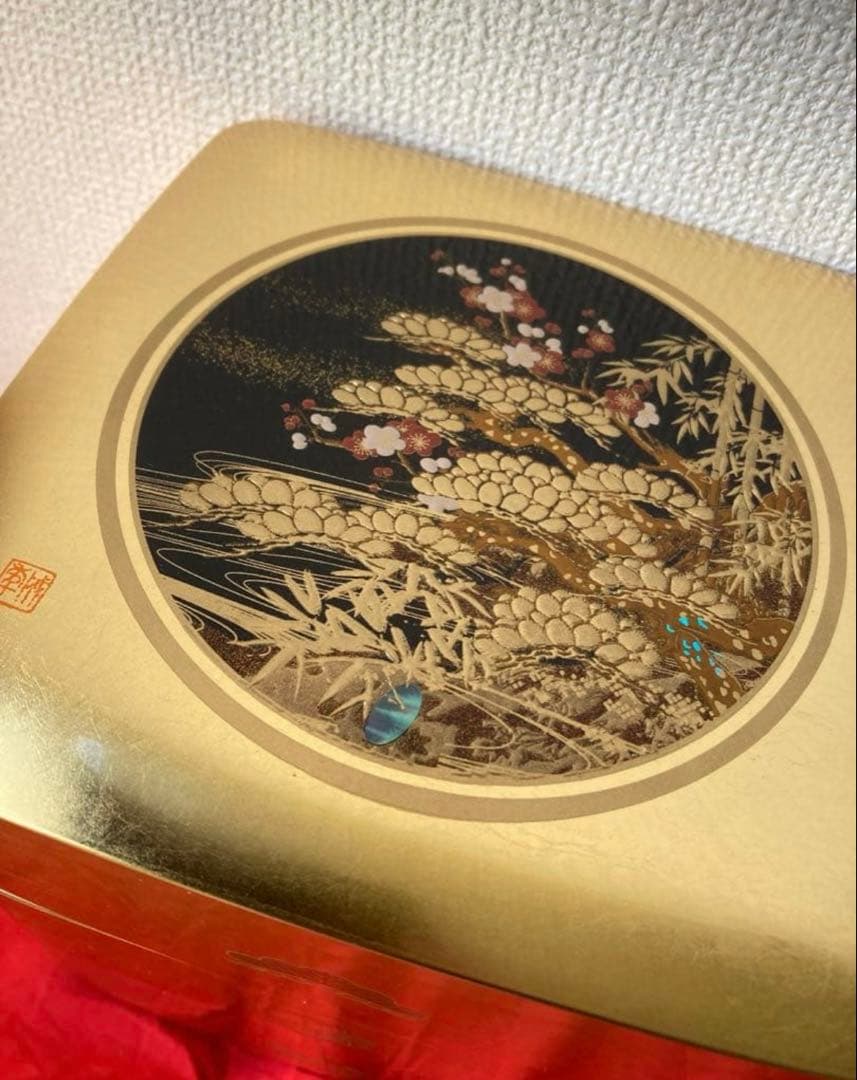 新品未使用　お重箱　お正月　金箔　松竹梅　迎春　朱塗り　螺鈿　貝　アンティーク