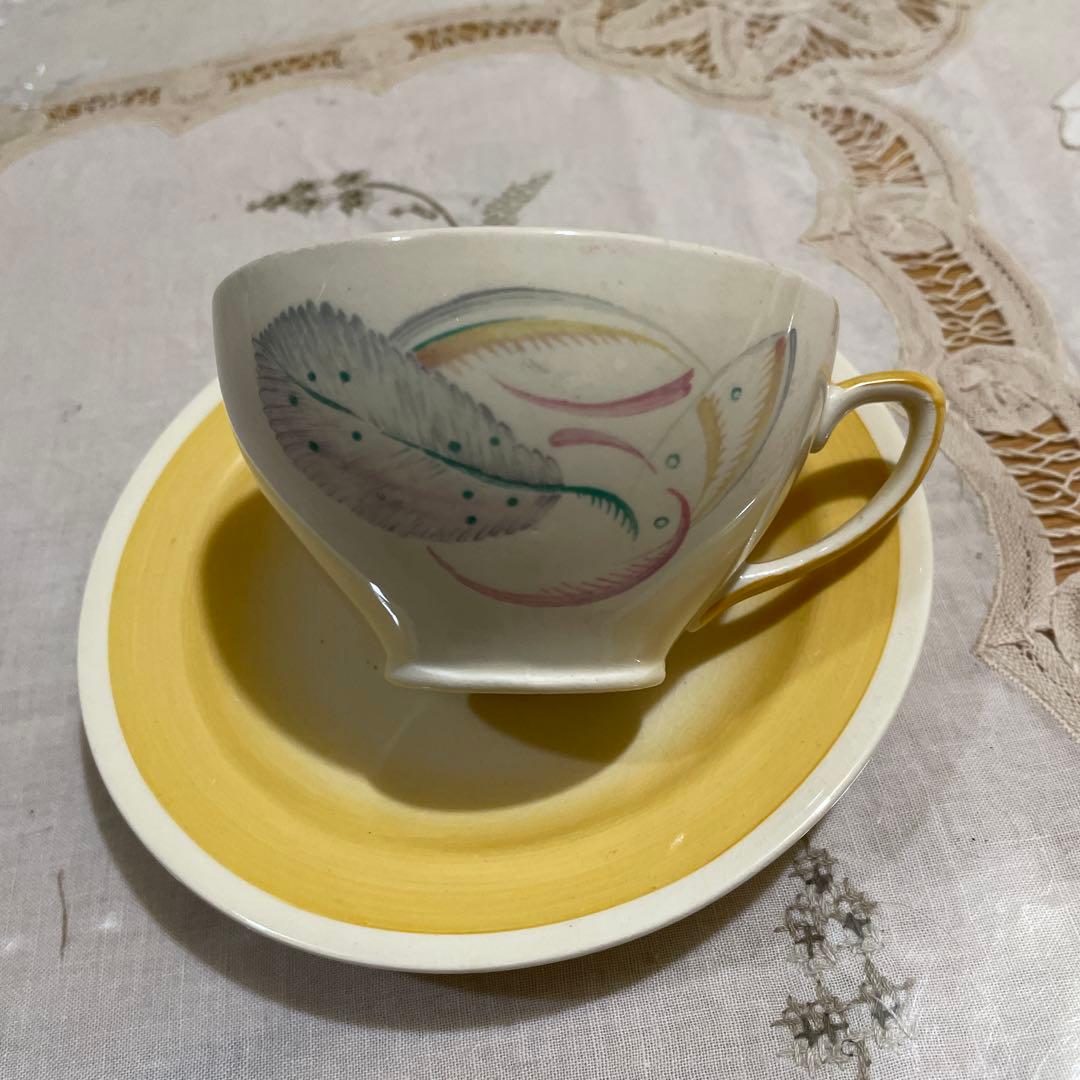 538スージークーパーデザインのカップとソーサーセット羽グレーリーフ