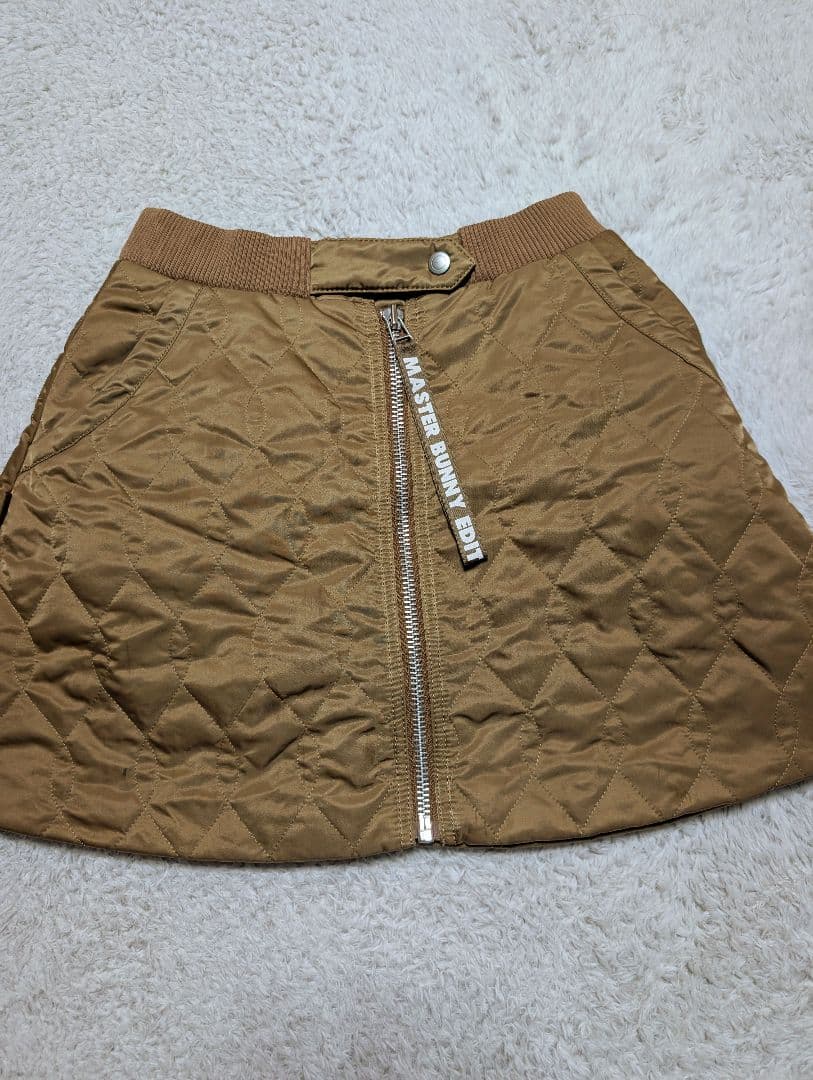 マスターバニーエディションスカート、UGGレッグウォーマーセットアップ