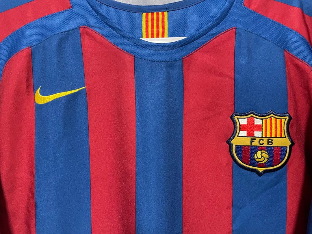 【正規品】ロナウジーニョ　バルセロナ　05/06ホームレプリカ