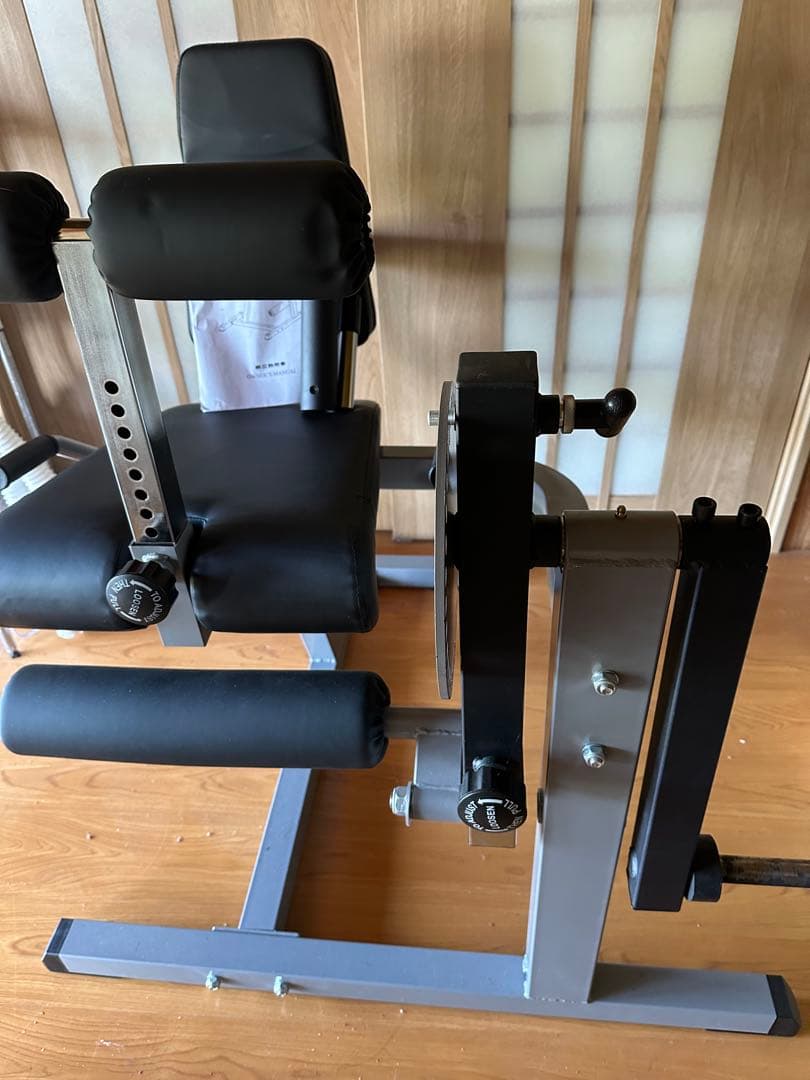 IROTEC（アイロテック） レッグエクステンション&レッグカールマシン