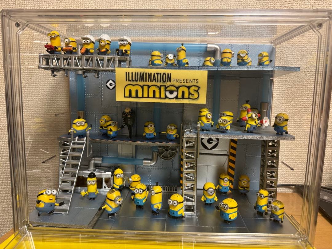 ミニオンズ　ジオラマ　『ミニオン工場』 ミニオン44体＋グルー1体