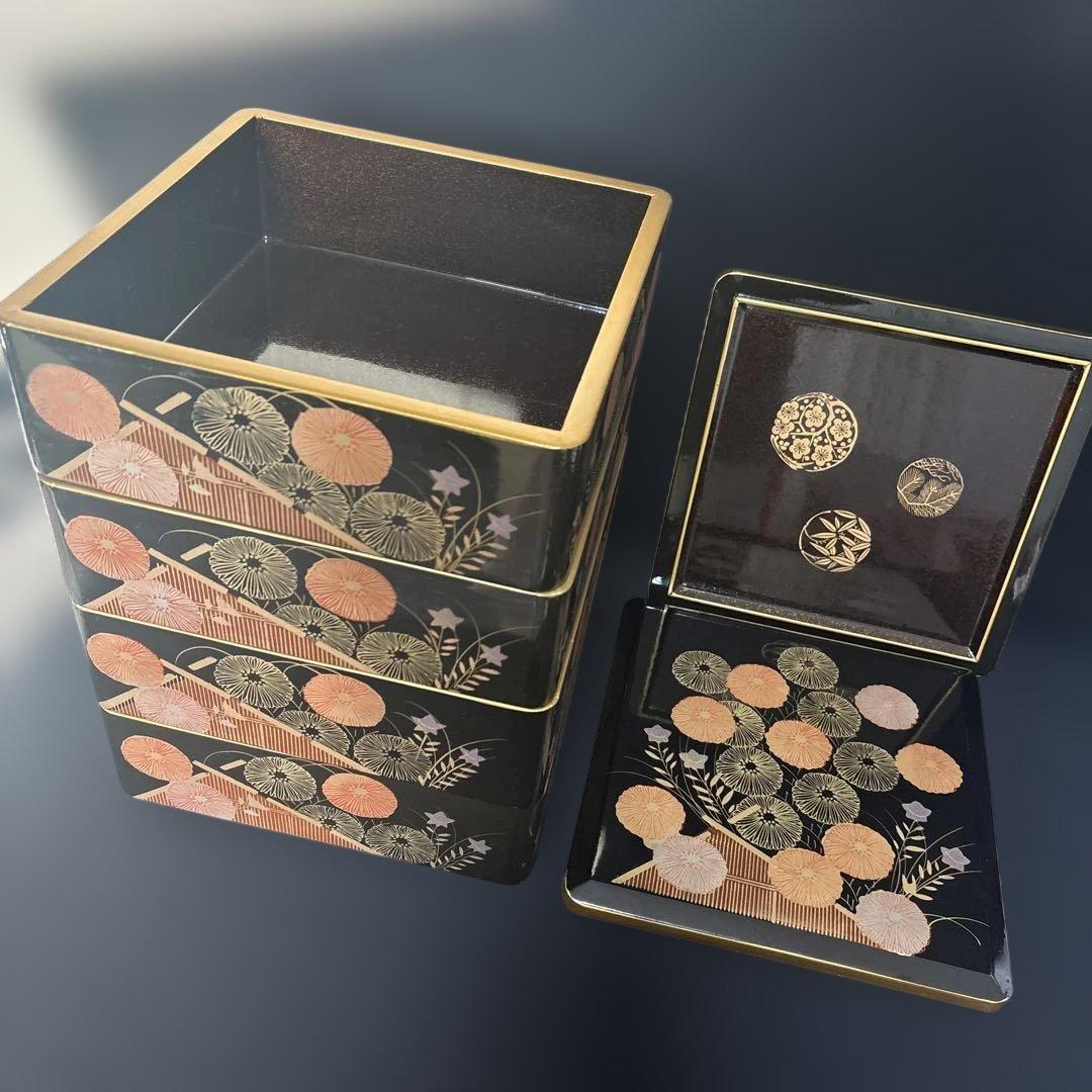 木製漆器　菊紋様 蒔絵　4段重箱　専用木箱付き 代り蓋つき
