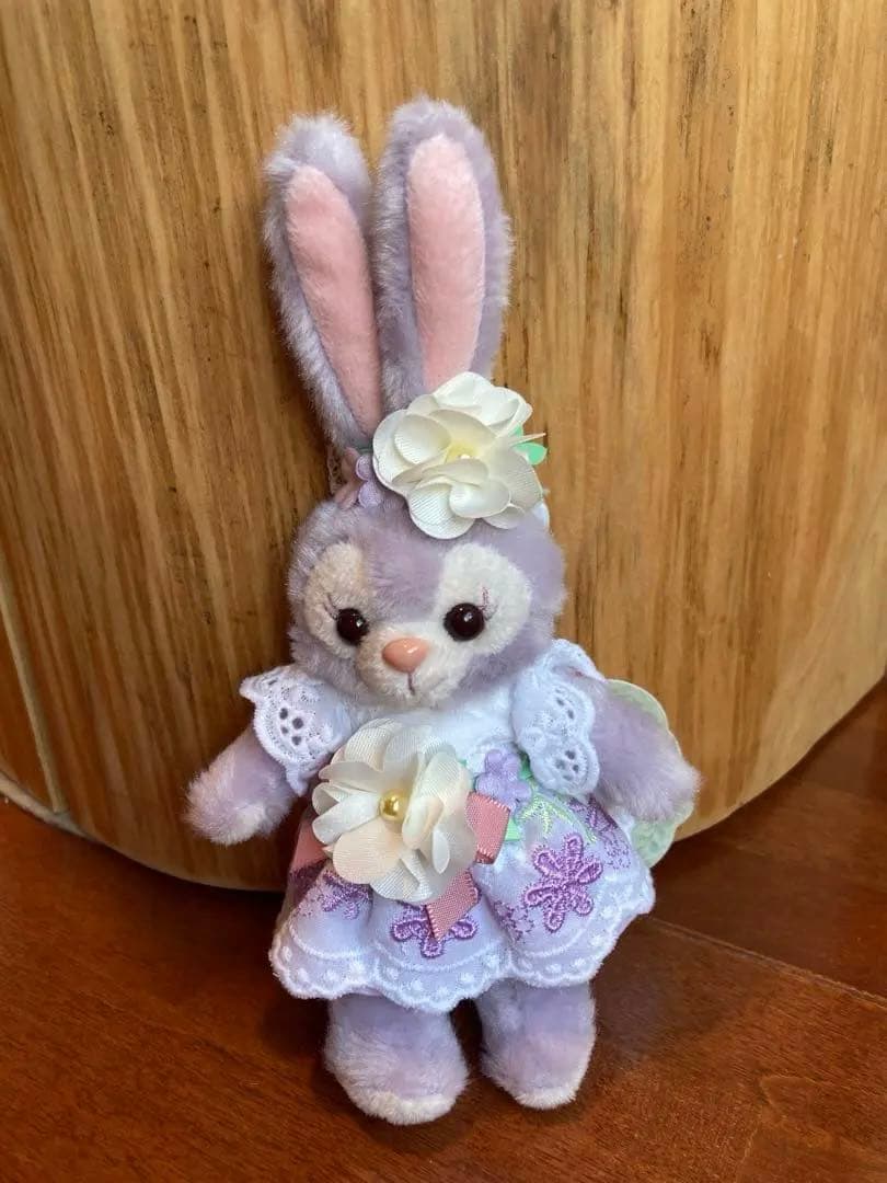 2021 ダッフィーのスプリングインブルーム　ステラ•ルー　ぬいぐるみバッジ