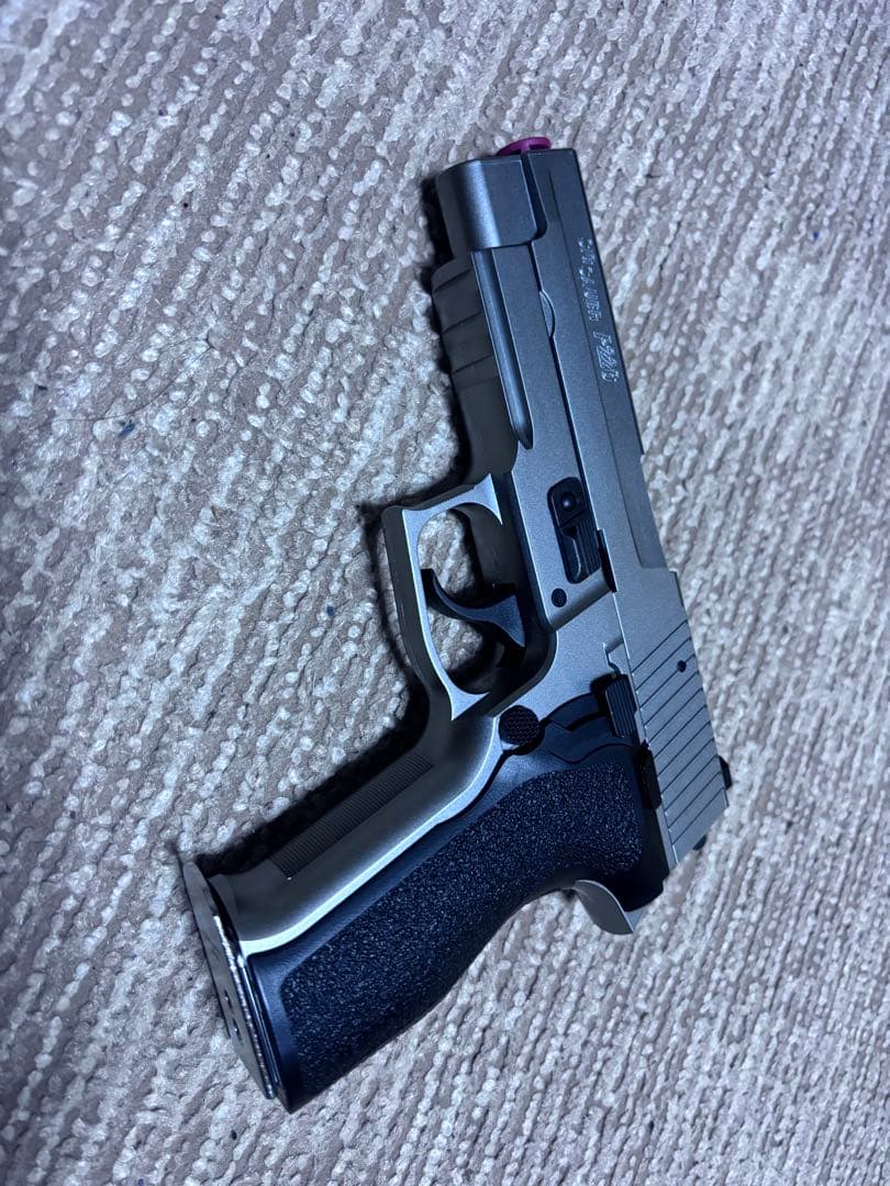 東京マルイ　ガスブローバックハンドガン　2丁セット