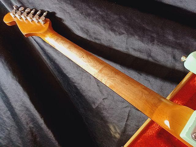 ギター SurfGreen Relic LaquerFinishStratocaster