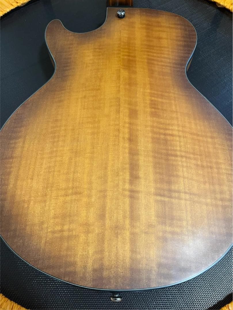 Ibanez AGS83B レスポールシェイプのセミアコ