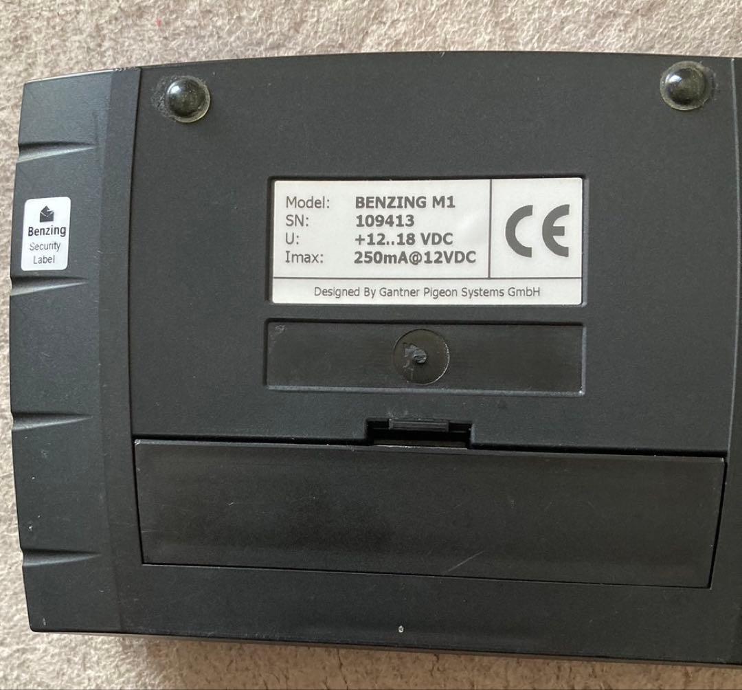 鳩レース用電子時計　「BENZING」