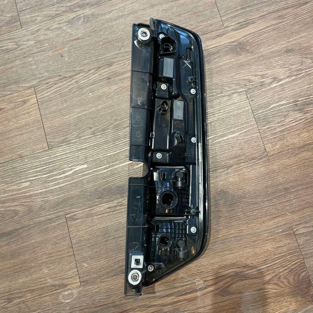 スズキ　スペーシアカスタム　左テールランプMK54S