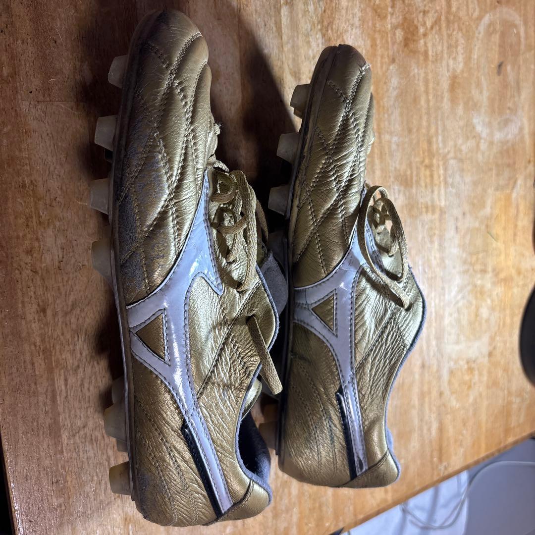 Mizuno ゴールド スパイクシューズ