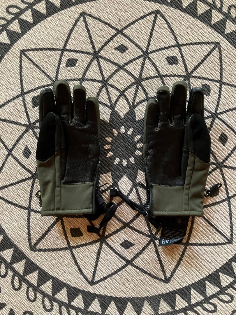試着のみ　ak burton グローブ　スノーボード　スキー　AC26902