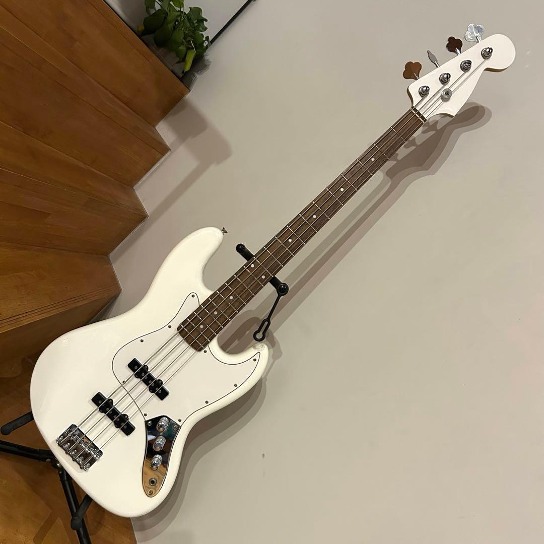 オールホワイト ジャズベース　マッチングヘッド