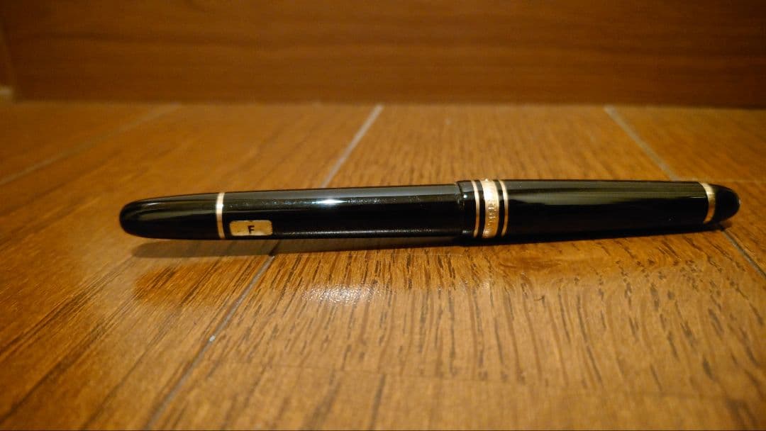 d*9様 廃盤レア　Monc Blanc MEISTERSTUCK Piz万年筆