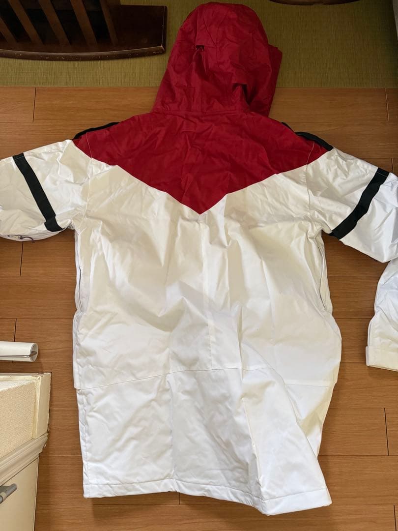 DC フード付きロングジャケット 白/赤/黒