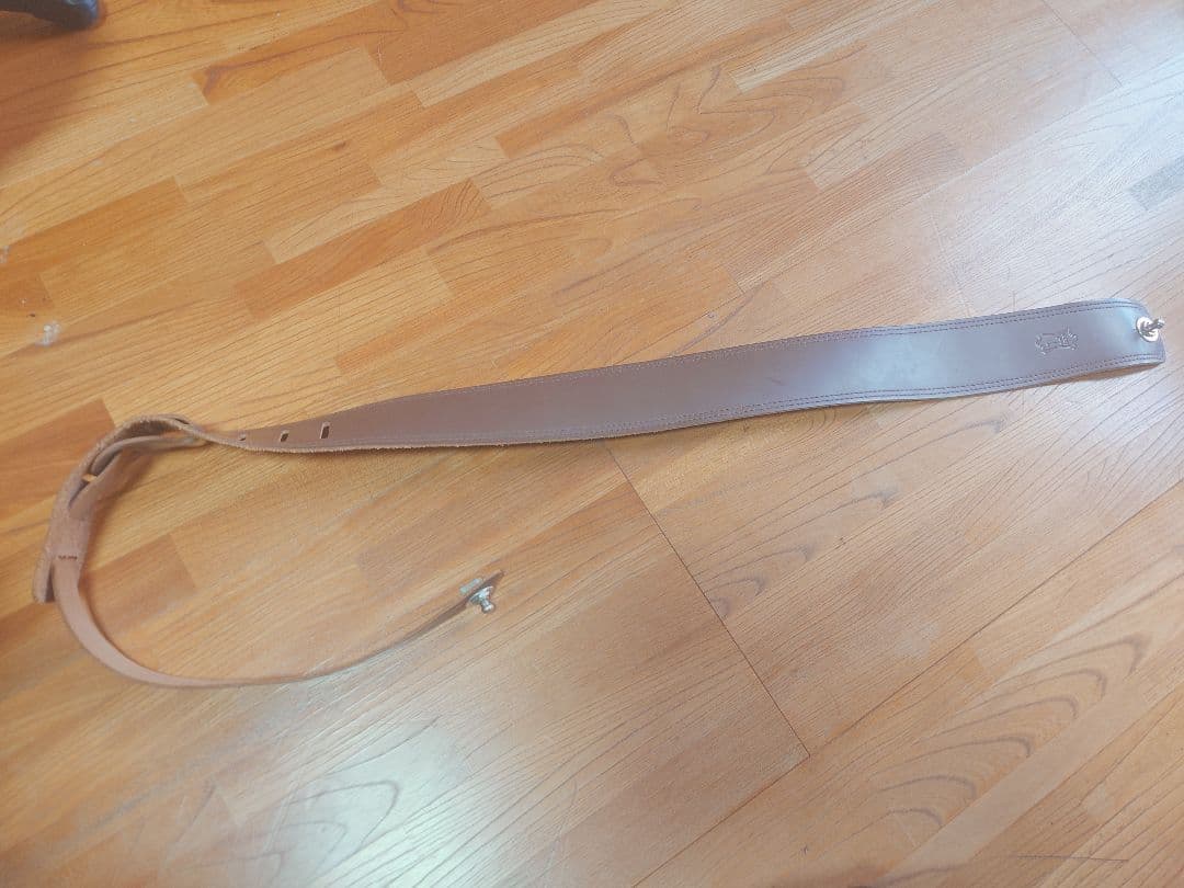 ヤマハＬＬ１６ARE アコースティックギター　ストラップ・サービス品付き