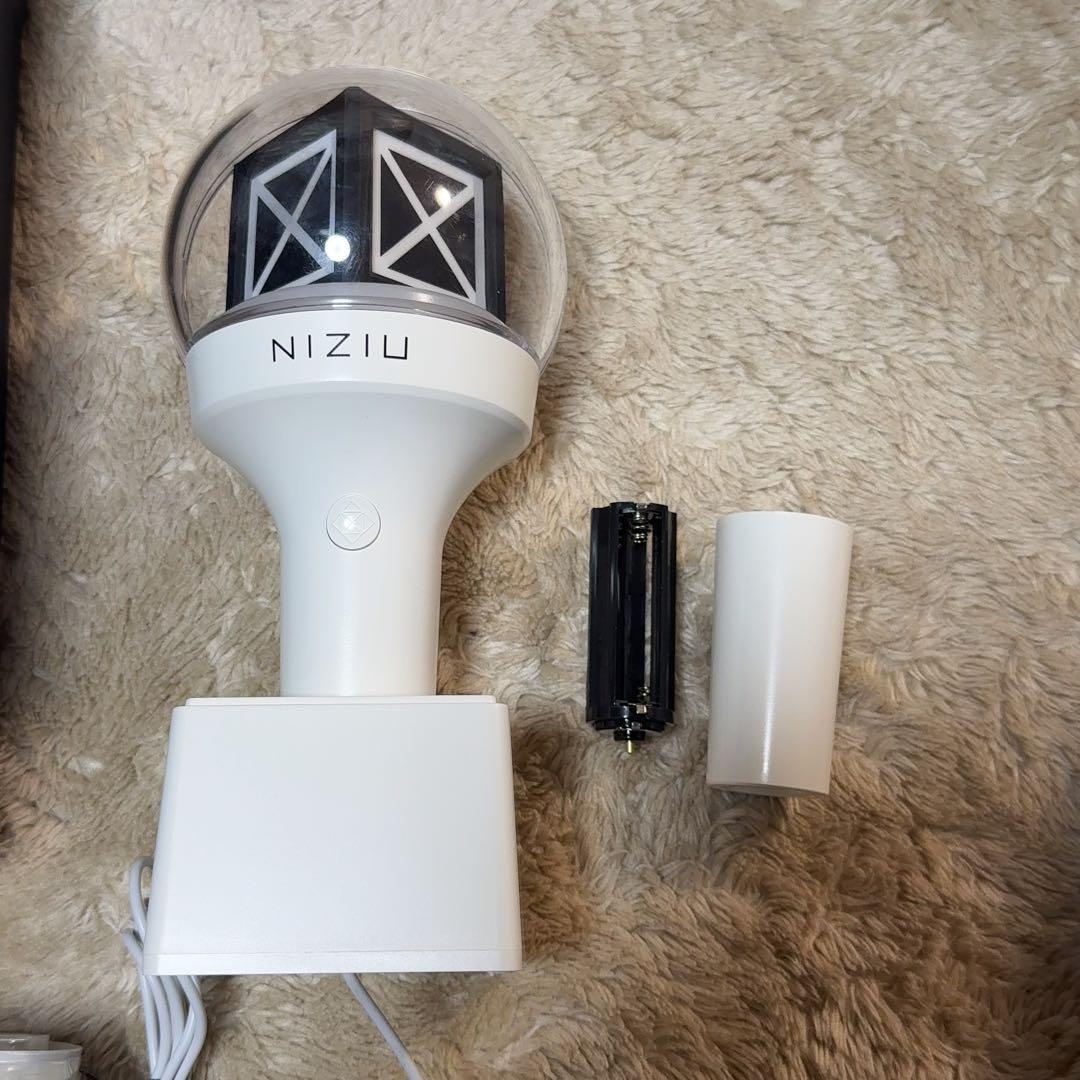 NiziU OFFICIAL LIGHT STICK ペンライト　ケース